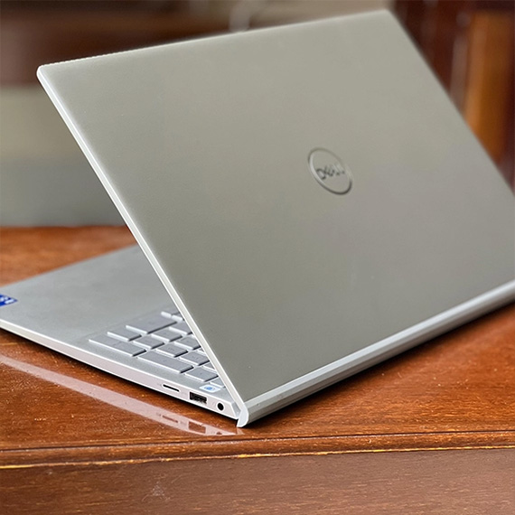 Used Dell Inspiron 5502 Laptop - Intel Core i7 - Like New 97%