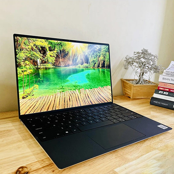 Used Dell XPS 9300 Laptop - Intel Core i5 - Like New 99%